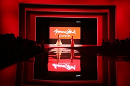 中國廣州婚博會現(xiàn)場國際婚紗禮服流行時尚發(fā)布二 中國廣州婚博會現(xiàn)場國際婚紗禮服流行時尚發(fā)布二