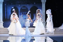 中國廣州婚博會現(xiàn)場國際婚紗禮服發(fā)布四 中國廣州婚博會現(xiàn)場國際婚紗禮服發(fā)布四